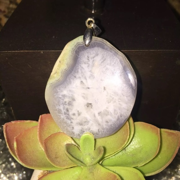 GORGEOUS STATEMENT AGATE GEMSTONE PENDANT, SILVER - Picture 2 of 4